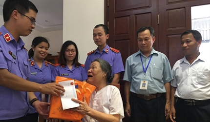 CHI ĐOÀN VIỆN KIỂM SÁT NHÂN DÂN HUYỆN GIA LÂM  TRI ÂN CÁC GIA ĐÌNH...